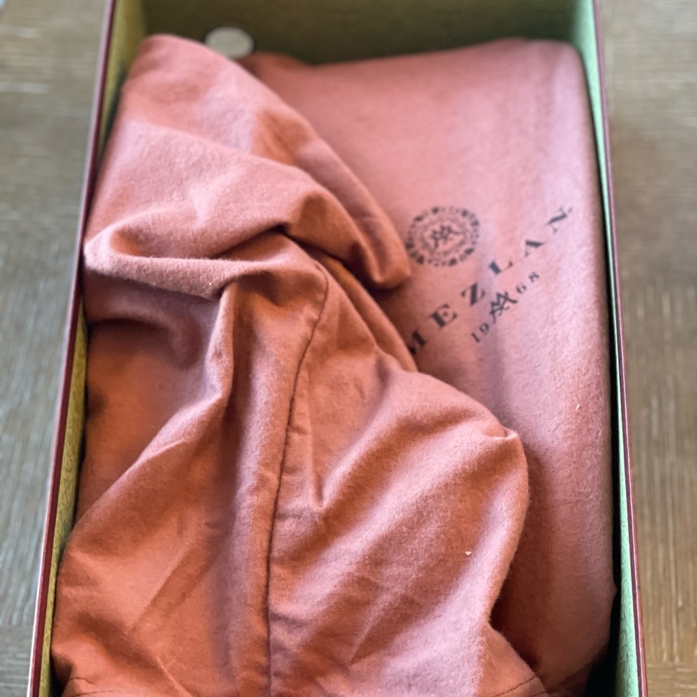 Brand new never worn Mezlan luxury shoe